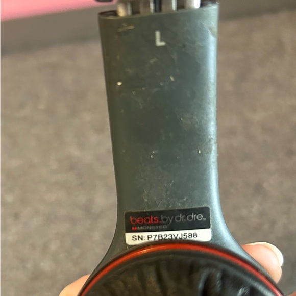 Beats Black and Red Headphones with Case - Picture 3 of 3